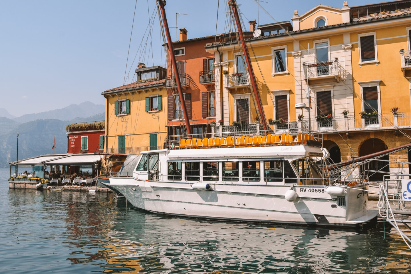 Travelling around Lake Garda by boat